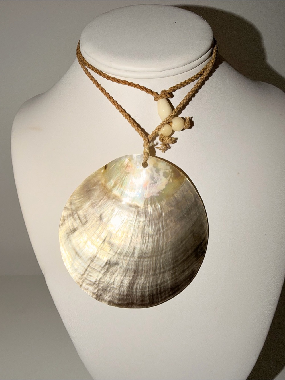 Huge Shell Rope Necklace - Picture 4 of 10
